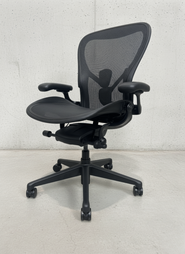 Herman Miller Aeron Remastered Onyx (Display Model) - Image 2