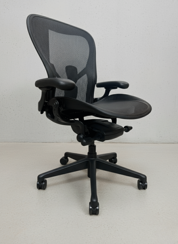 Herman Miller Aeron Remastered Onyx (Display Model) - Image 7
