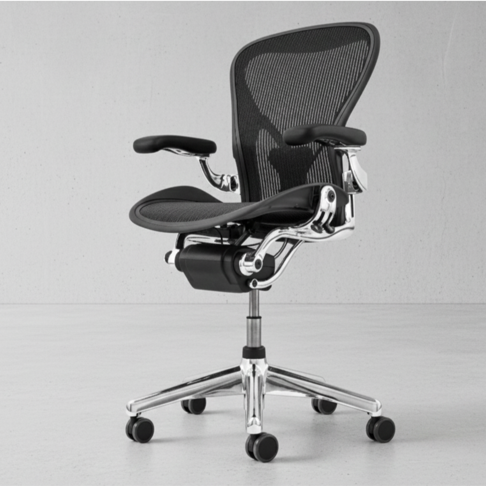 Herman Miller Aeron Classic Graphite / Chrome (Refurbished)