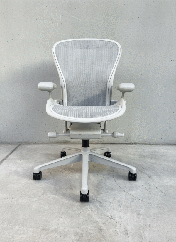 Herman Miller Aeron Remastered Mineral (Display Model) - Image 3