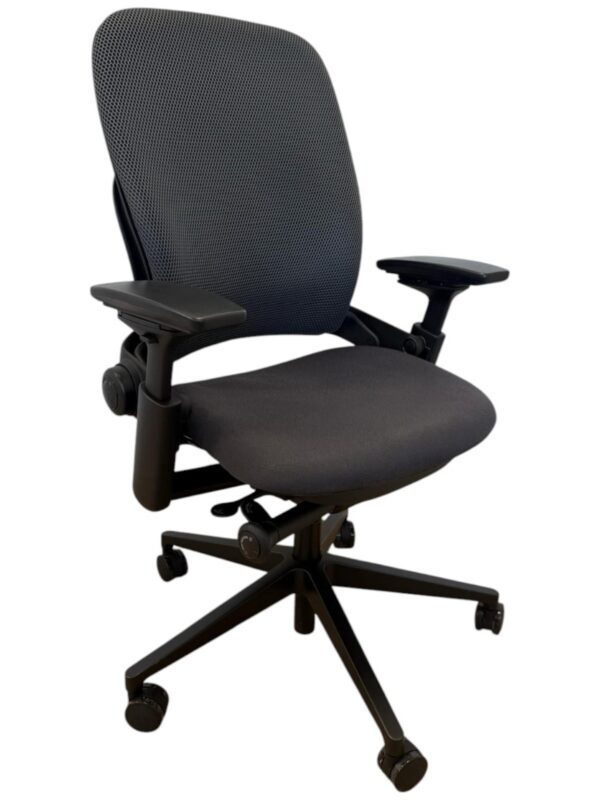 Steelcase Leap V2 Anthracite (Refurbished)