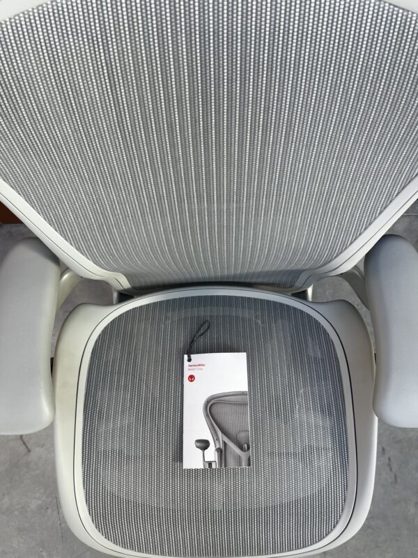 Herman Miller Aeron Remastered Mineral (Display Model) - Image 9
