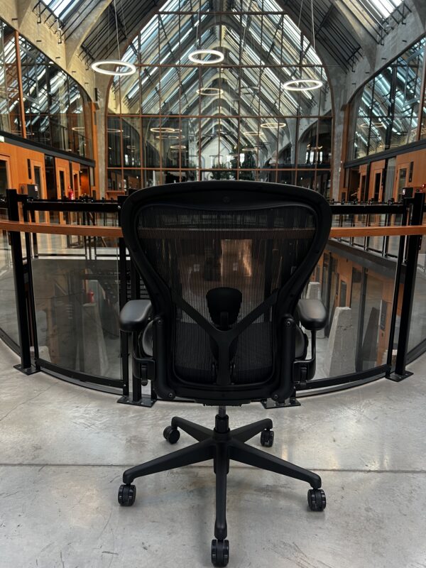 Herman Miller Aeron Remastered Onyx (Display Model) - Image 12