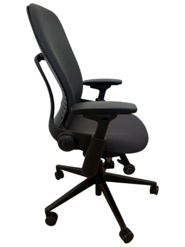 Steelcase Leap V2 Anthracite (Refurbished) - Image 3