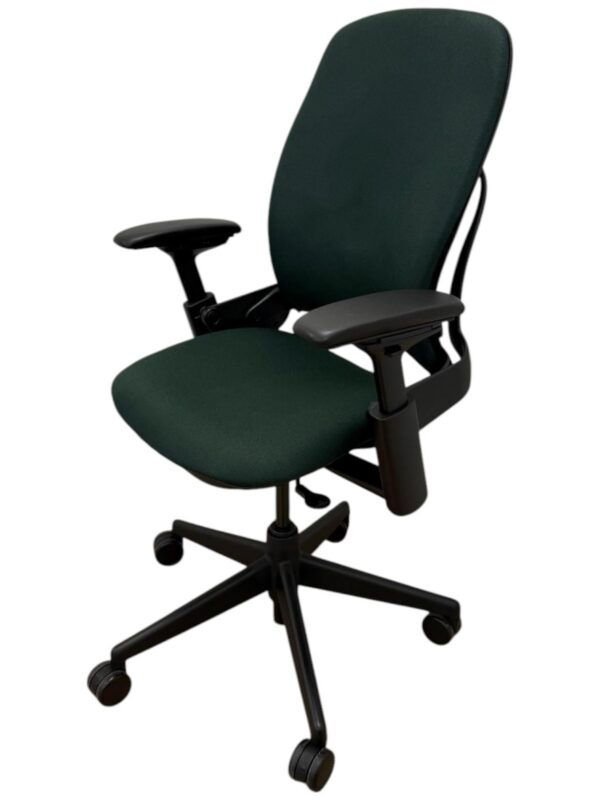 Steelcase Leap V2 Olive (Display Model)