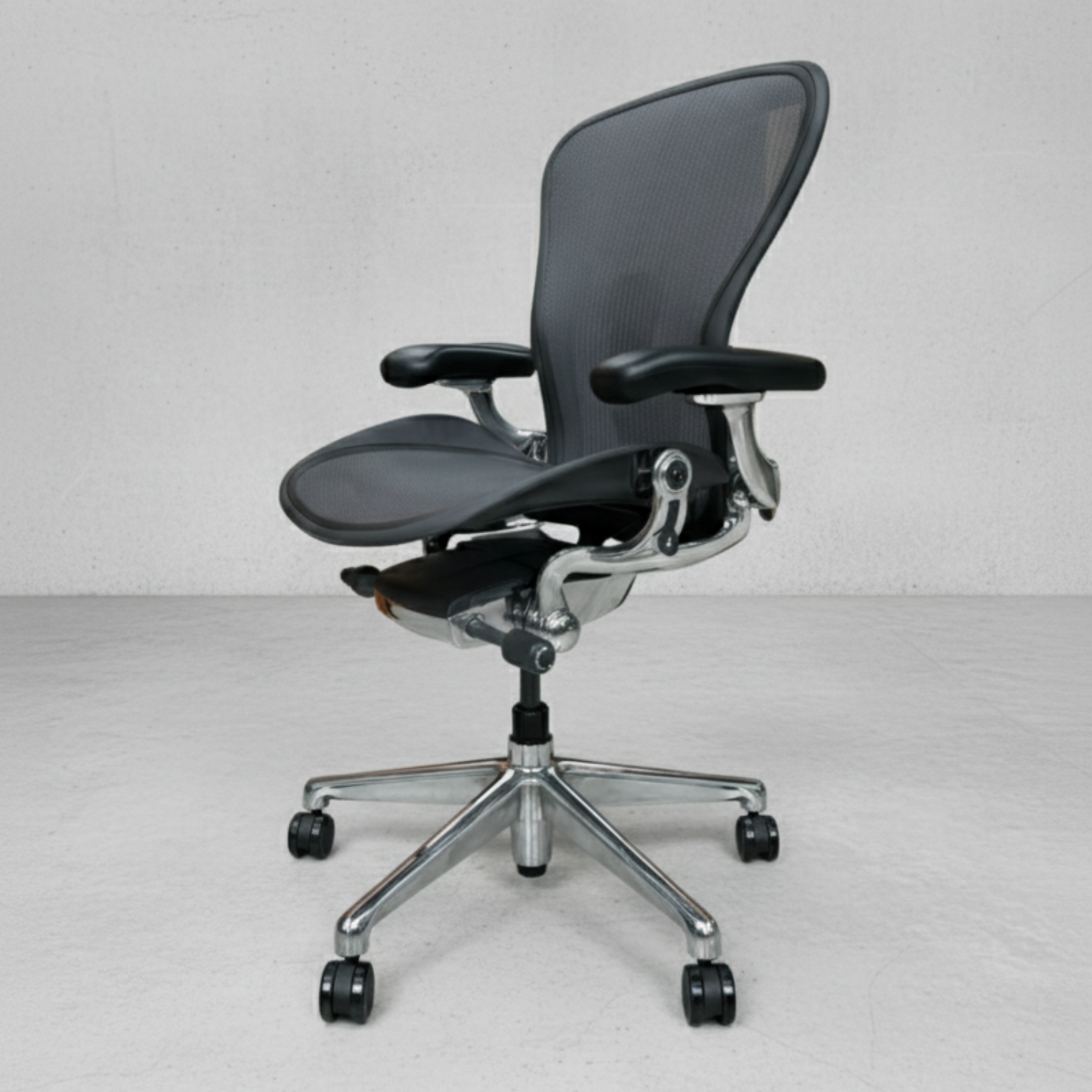Herman Miller Aeron Remastered Graphite/Aluminium