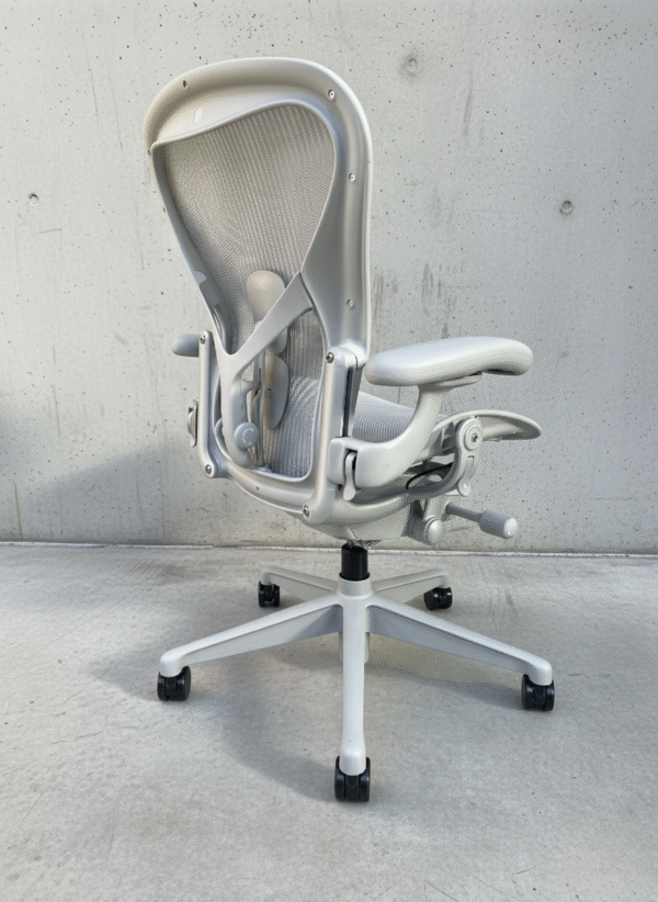 Herman Miller Aeron Remastered Mineral (Display Model) - Image 6