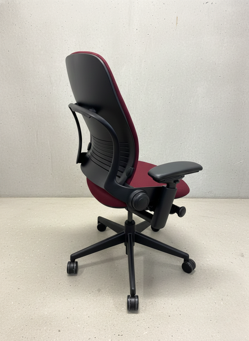Steelcase Leap V2 Bordeaux (Display Model) - Image 4