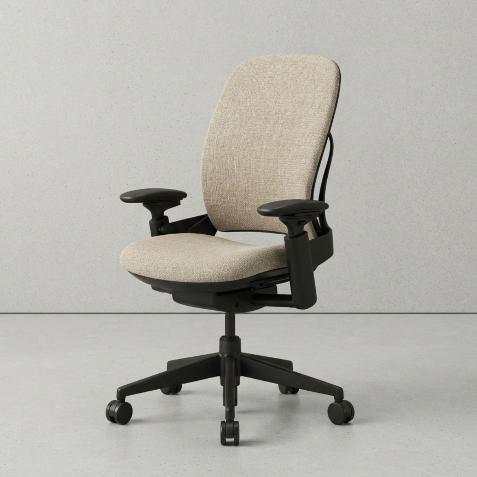 Steelcase Leap V2 Beige (Display Model)